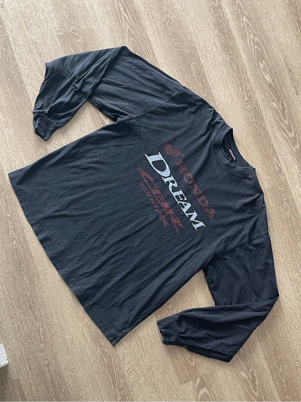 Simons Black Long-Sleeve Honda 'Dream' Graphic Tee